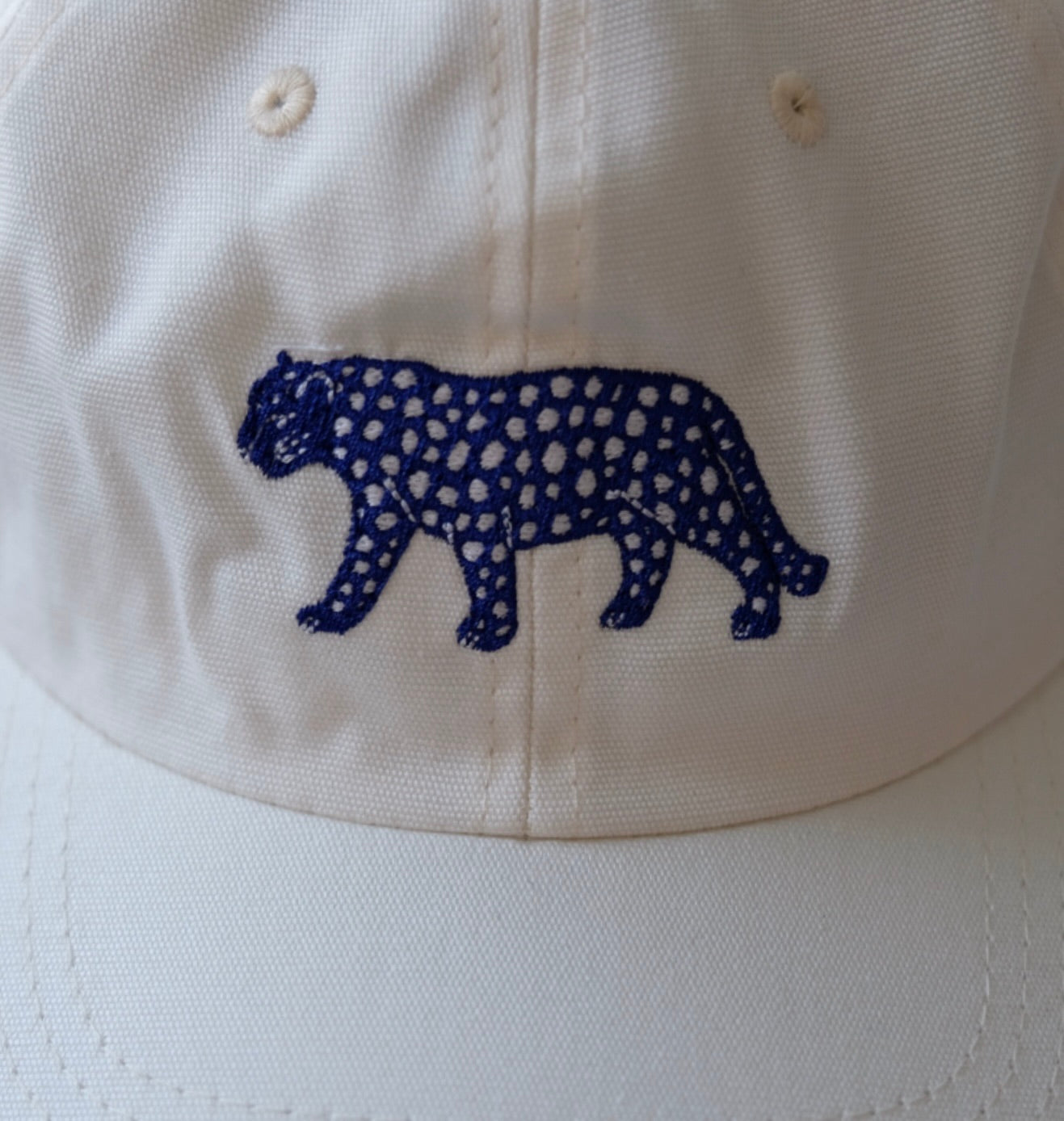 Karin Lena Schmid - Cap "Blauer Leopard" (5 Stück)