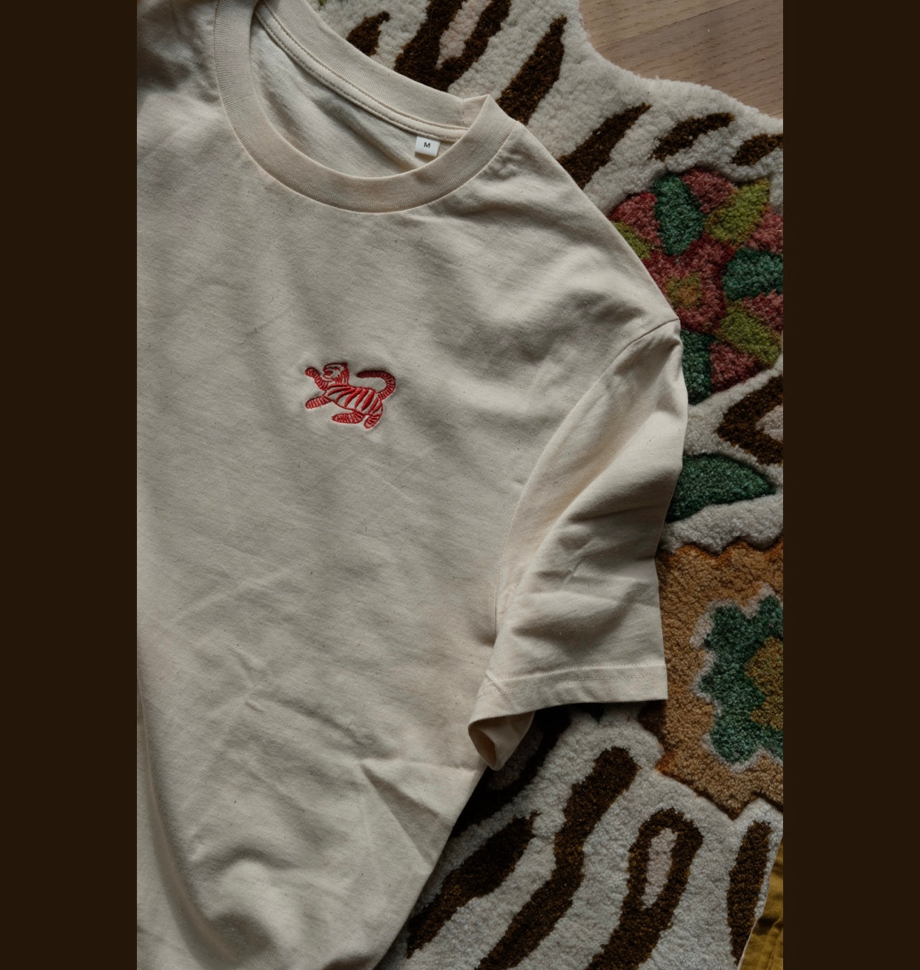 Karin Lena Schmid - T-Shirt "Roter Tiger" (natural raw)