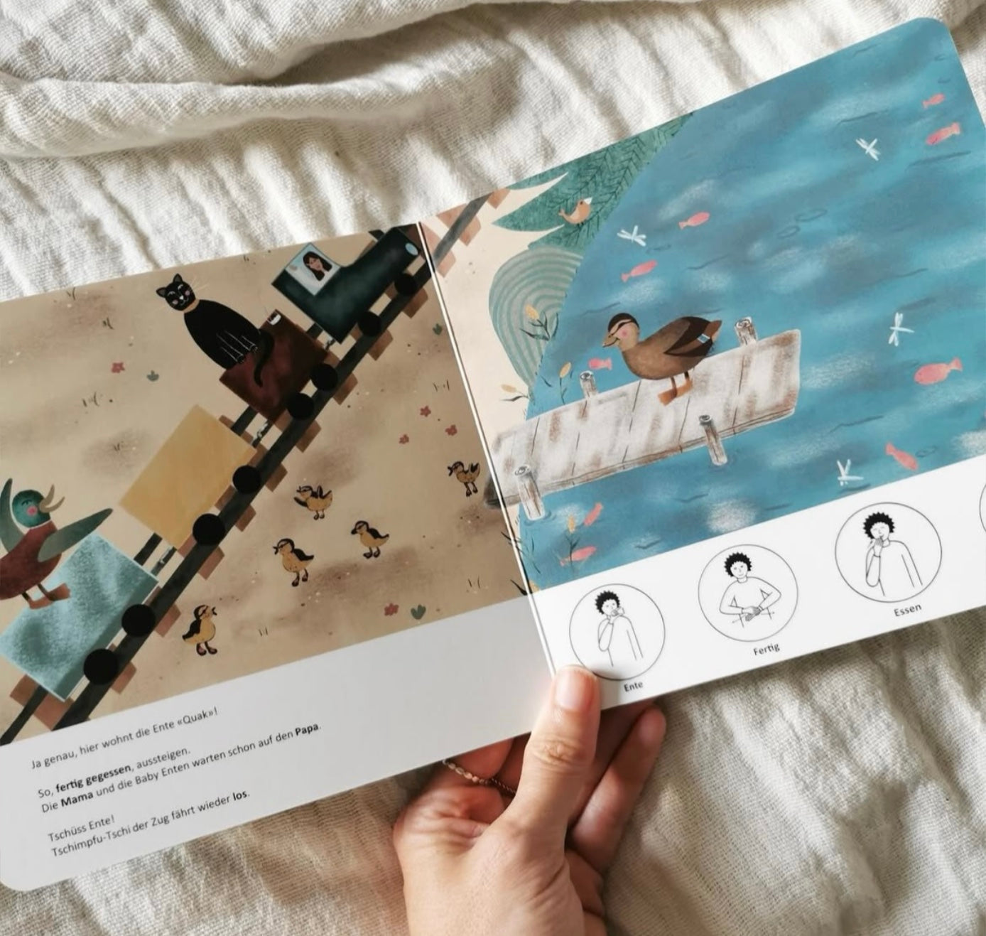 Karin Lena Schmid - Pappbilderbuch "Drei Tiere reisen mit dem Zug" (5 Stück)