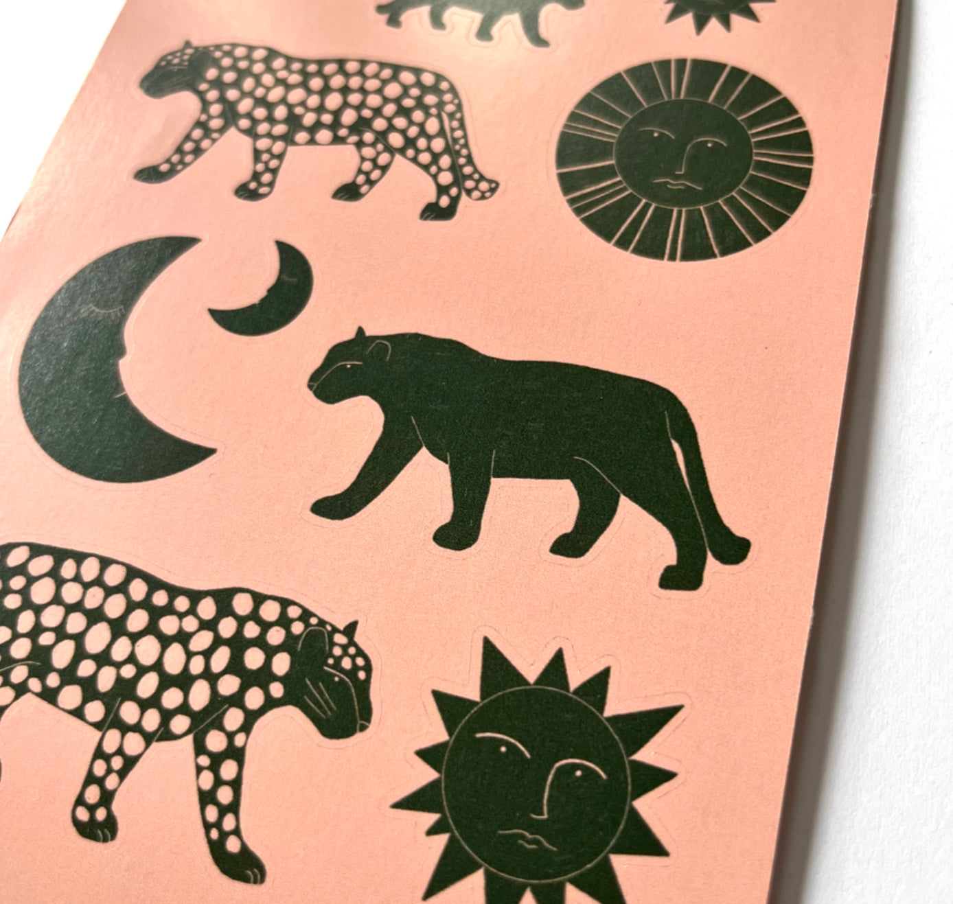 Karin Lena Schmid - Stickerbogen "Leos mit Sonne, Mond und Sterne" (5 Stück)